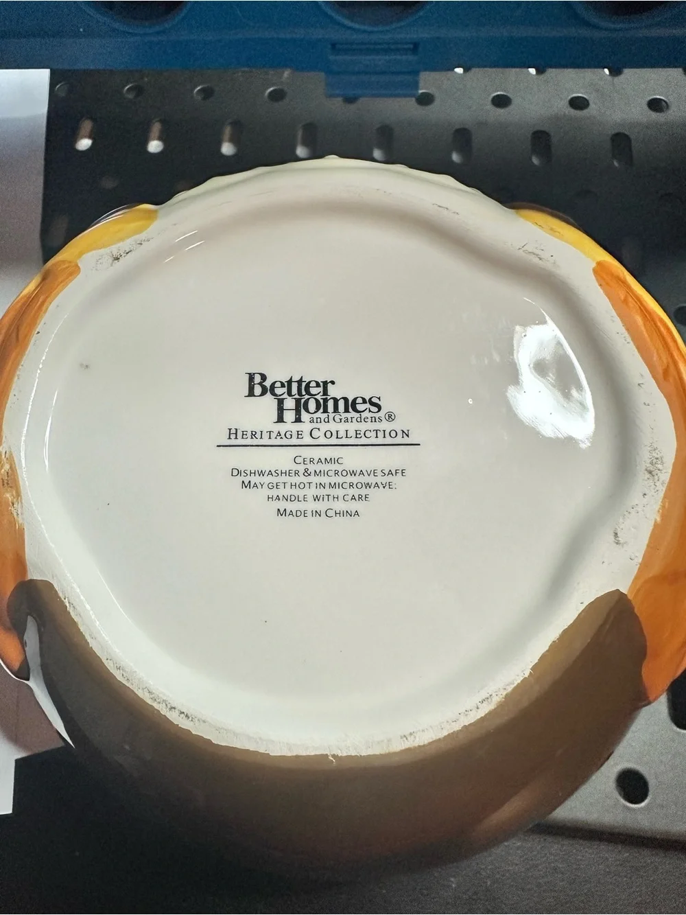 Better Homes And Gardens bottom marked
